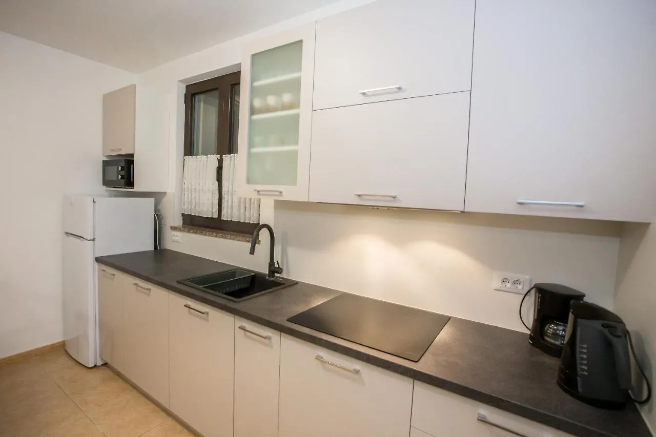 Apartment Ivan 2 Funtana