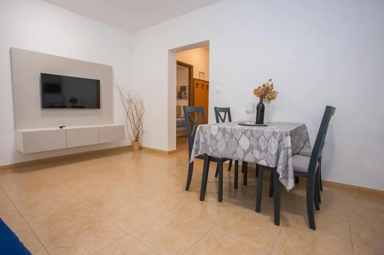 Apartment Ivan 2 Funtana