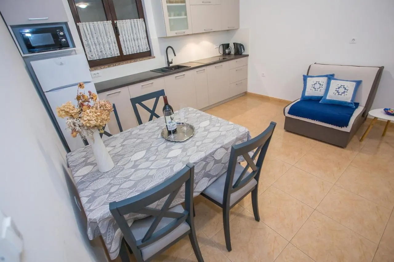 Apartment Ivan 2 Funtana Croatia