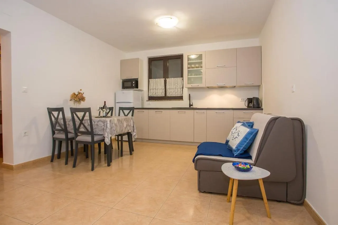 Apartment Ivan 2 Funtana