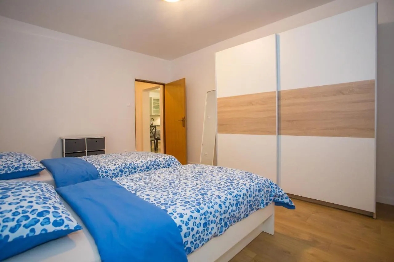 Apartment Ivan 2 Funtana