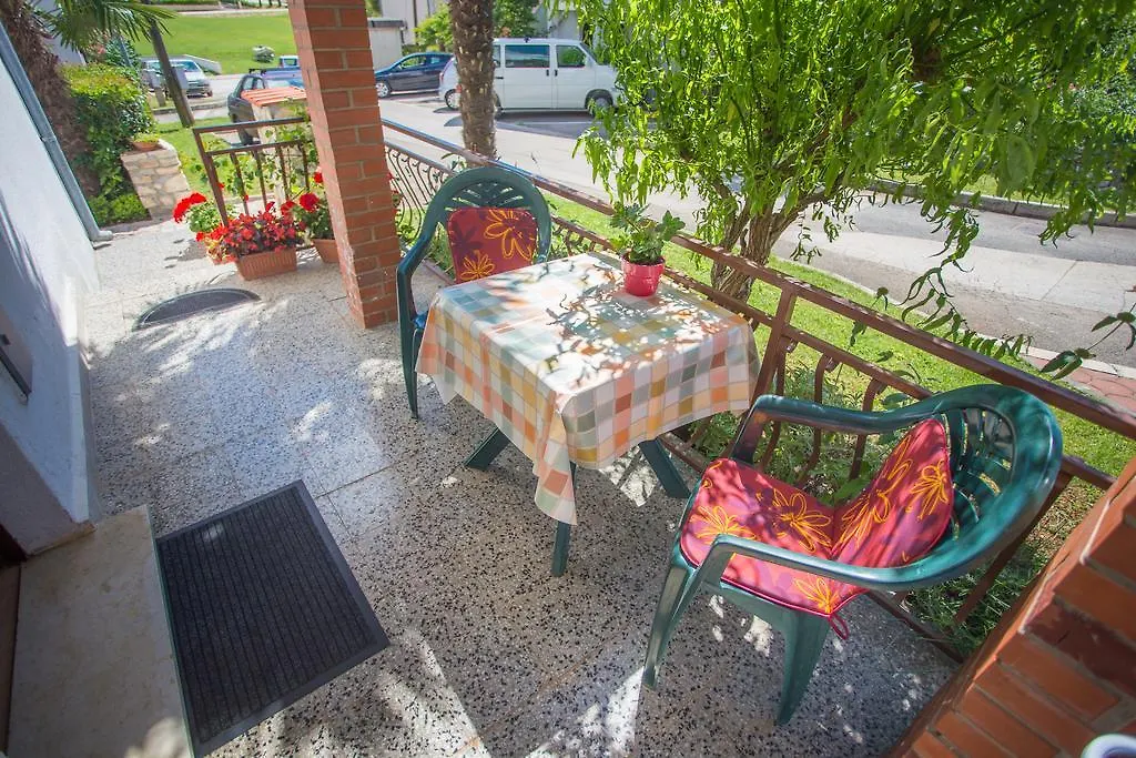 Apartment Ivan 2 Funtana 0*,  Croatia
